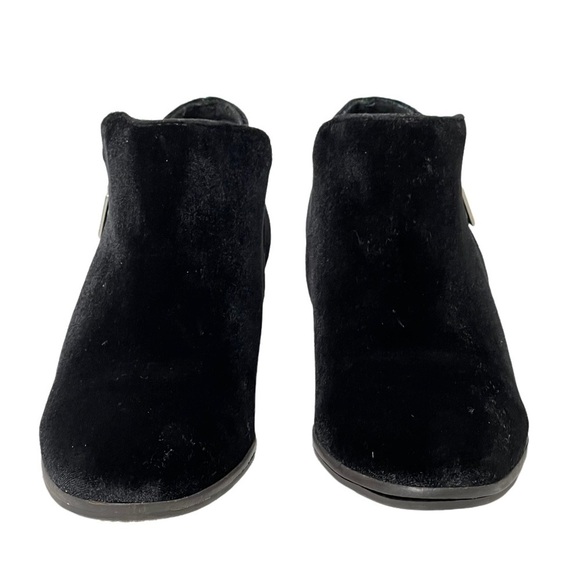 Very Volatile Black Velvet Ankle Boots Booties Sz 7.5 - Picture 4 of 11
